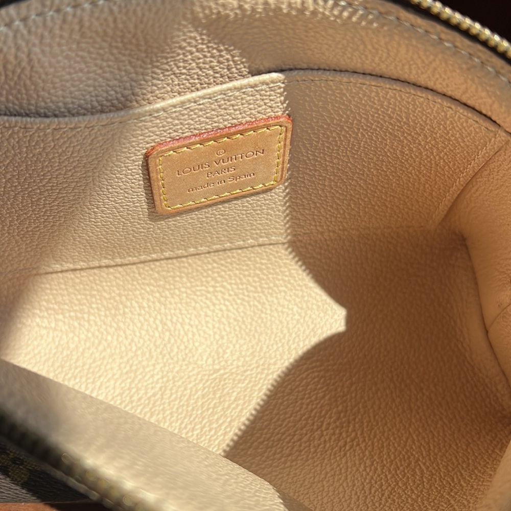 Louis Vuitton cosmetic pouch EUC - Picture 4 of 7